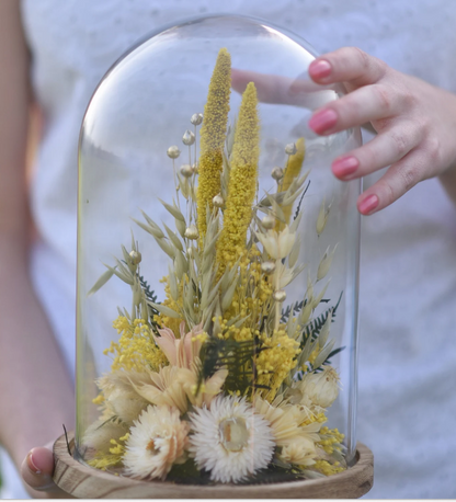 Bell Jar terrariums: Dried Flowers